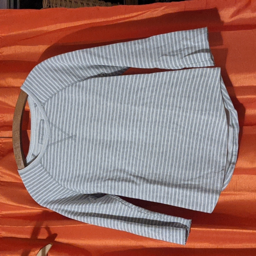 Mid Length Sleeve Striped Crew Neck shirt/pullover.